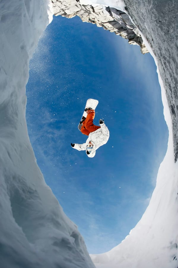 Snowboarding: Ride the Mountains with Style and Speed