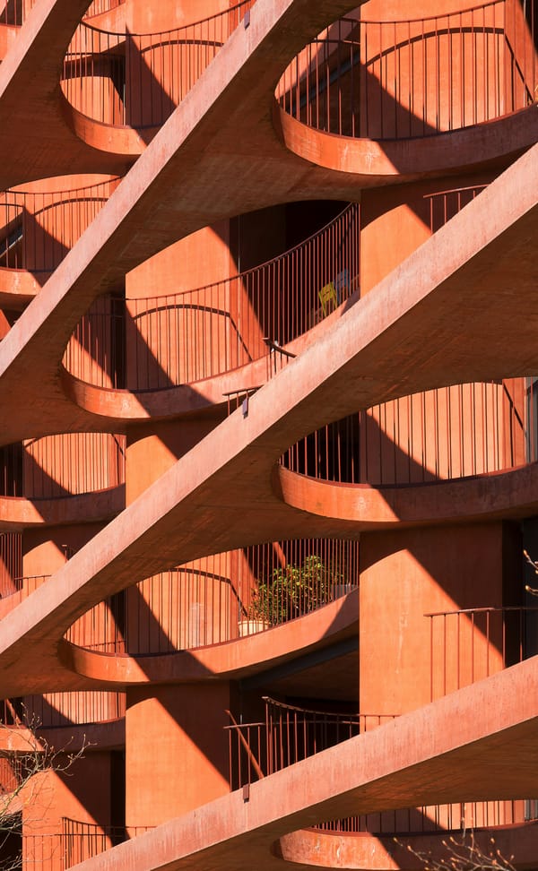Lunarc Reflections: A Masterpiece of Light, Water, and Geometry